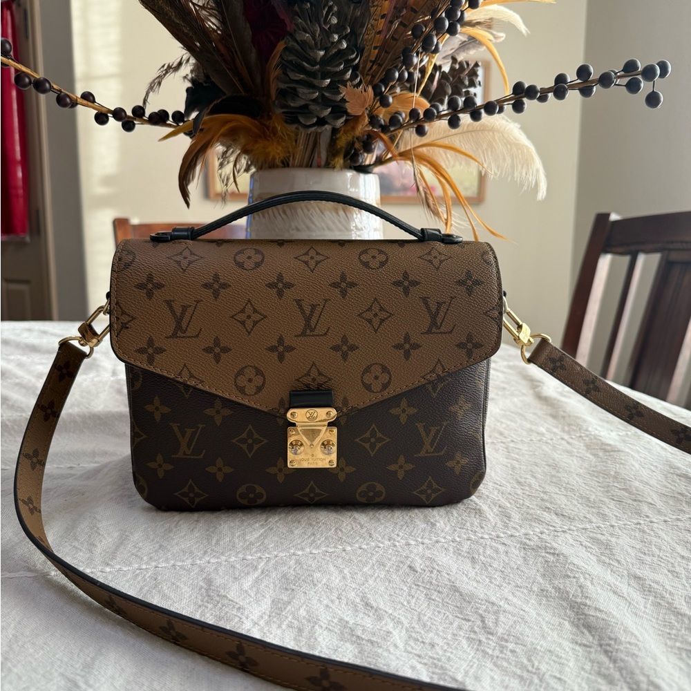 Louis Vuitton Crossbody Pochette Métis